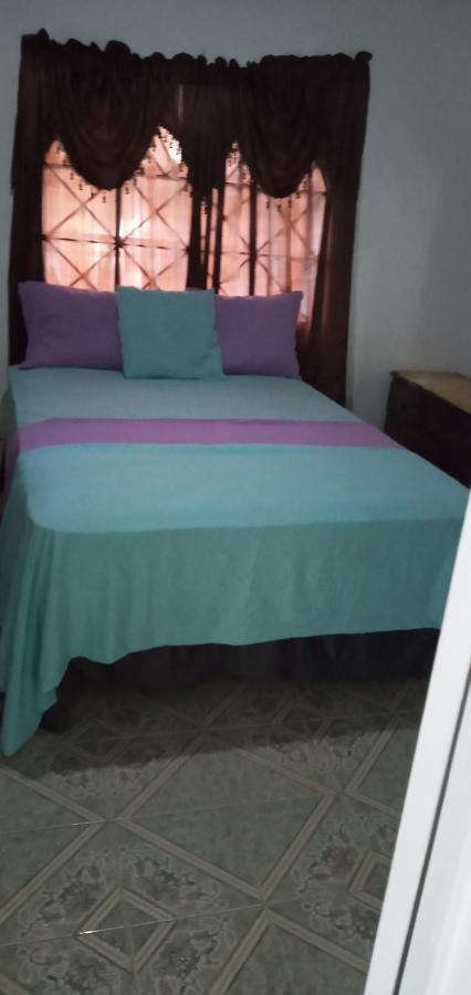 Fay Guest House Negril Exteriör bild
