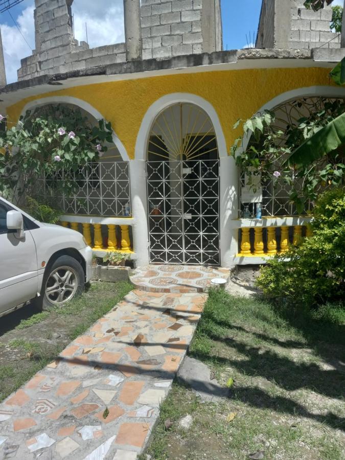 Fay Guest House Negril Exteriör bild