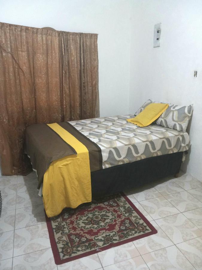 Fay Guest House Negril Exteriör bild