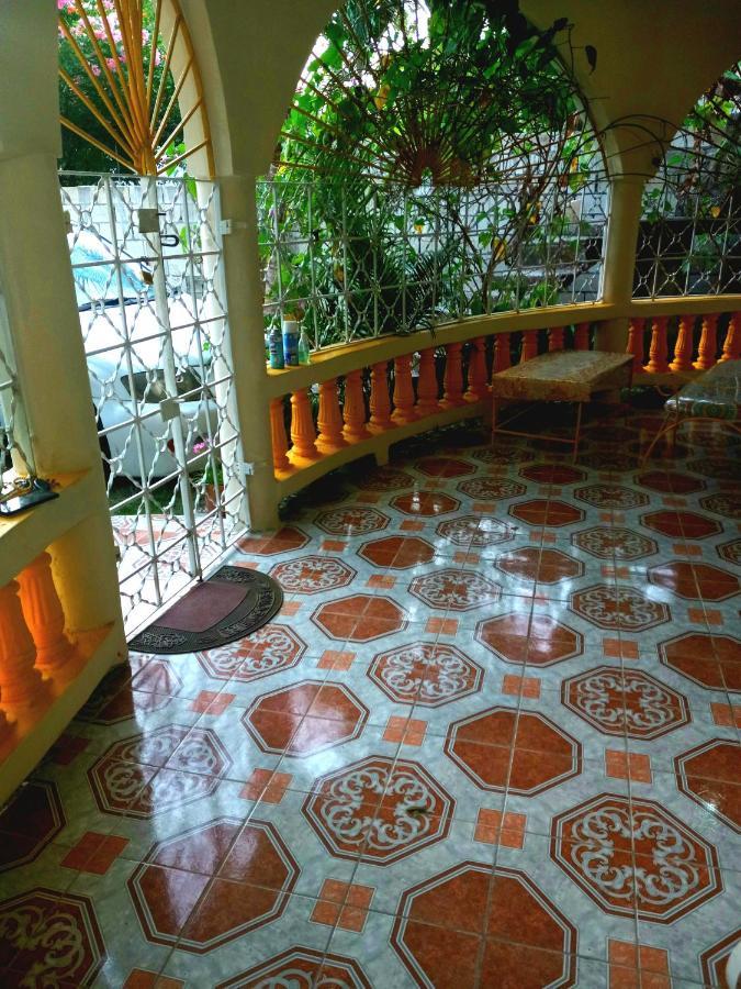 Fay Guest House Negril Exteriör bild