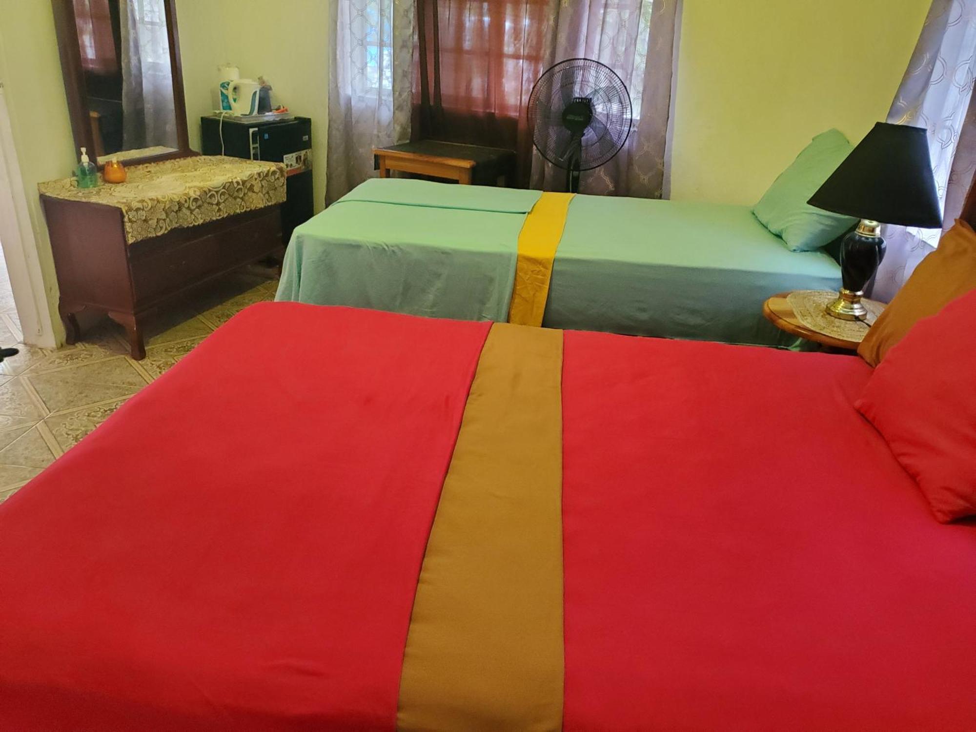 Fay Guest House Negril Exteriör bild